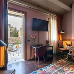 Maison Matilda - Boutique & *